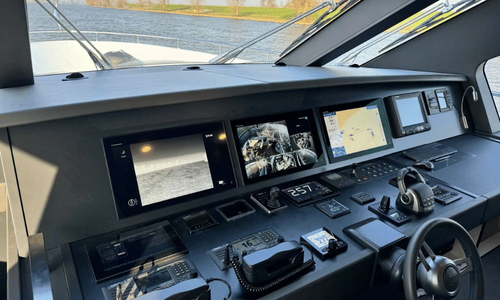 Contact nieuwbouw of refit schip communicatie of navigatie